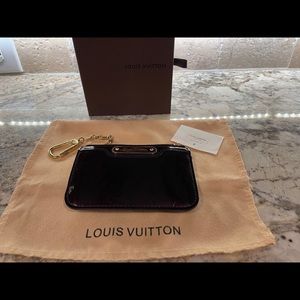 LOUIS VUITTON zip pouch